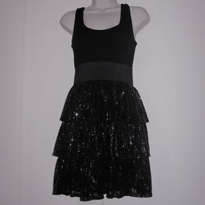 BEAUTIFUL BLACK SEQUIN & RUFFLE PARTY DRESS